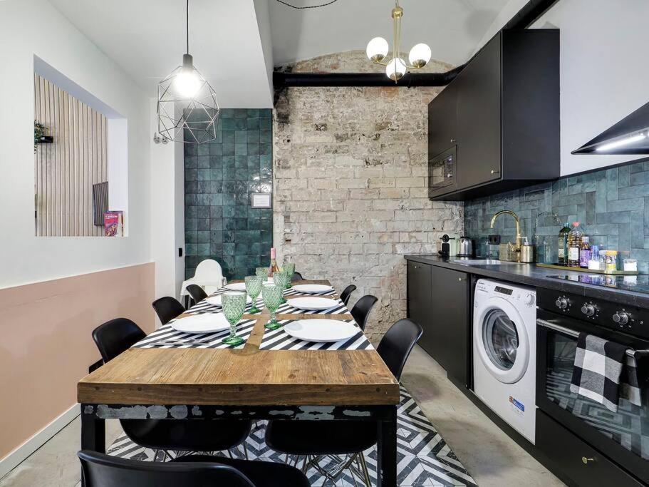 Casa Maria Townhouse- Terrace-4 Bedrooms L'Hospitalet de Llobregat Ngoại thất bức ảnh